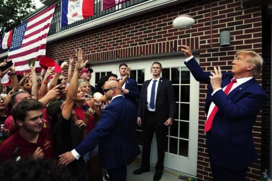 Trump Visit at South Carolina’s Palmetto Bowl Game